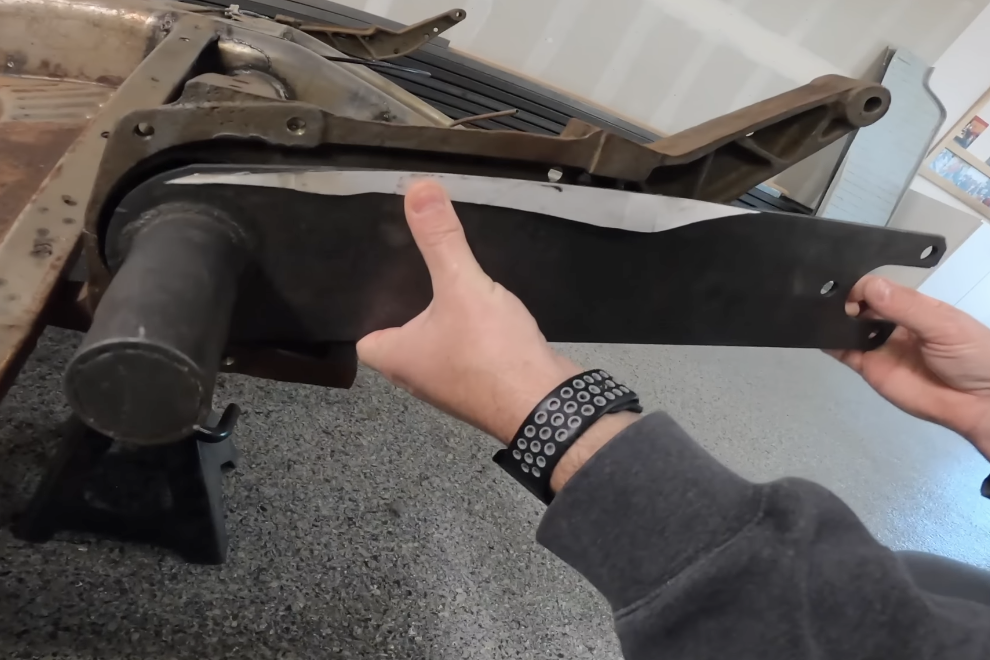Notching the spring plate using the Airkewld template